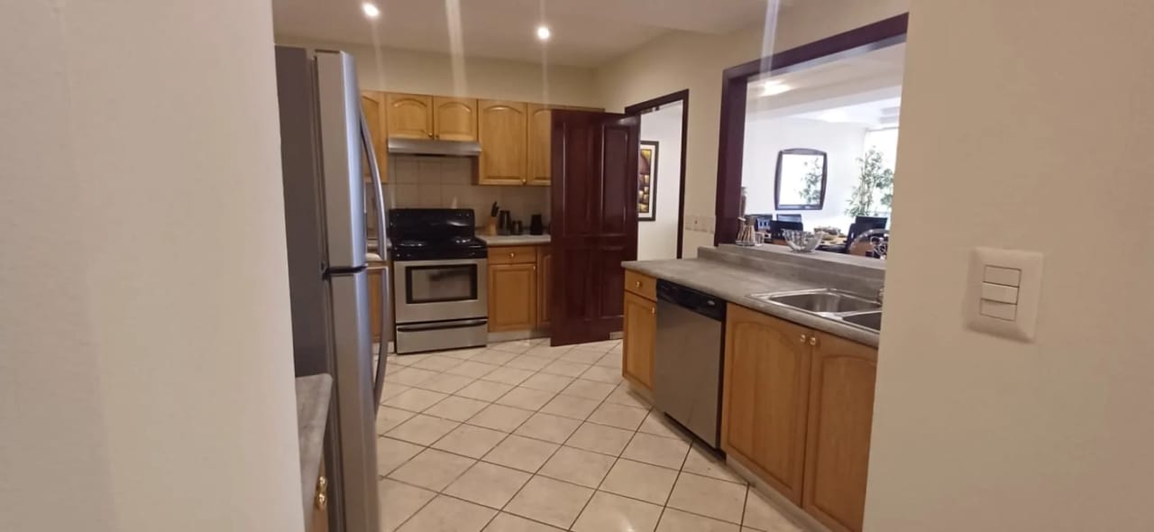 Apartamento Amueblado en Renta o Venta Zona 10 — Apartamento en Alquiler en Zona 10, Guatemala, Ciudad — foto 10 de 17