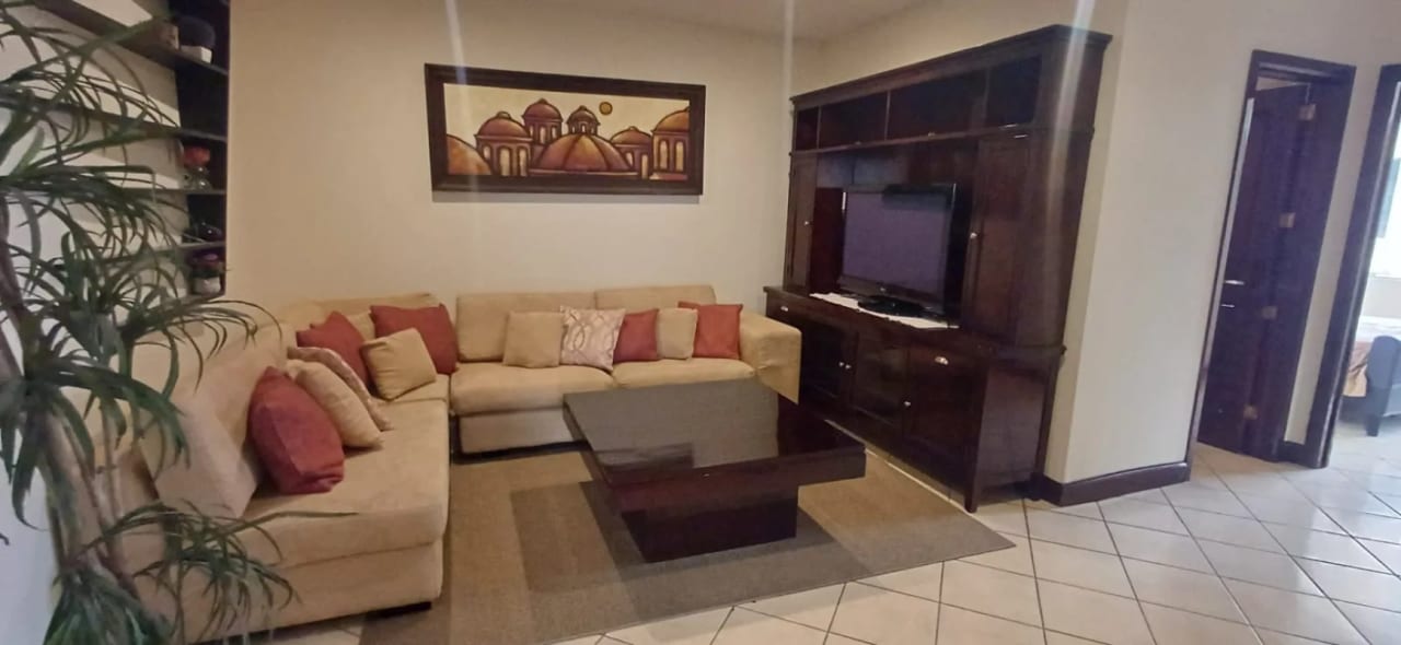 Apartamento Amueblado en Renta o Venta Zona 10 — Apartamento en Alquiler en Zona 10, Guatemala, Ciudad — foto 4 de 17