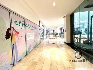 Local comercial en renta — Local en Alquiler en Centro Comercial Pradera, Zona 10, Guatemala, Ciudad — miniatura 1 de 4
