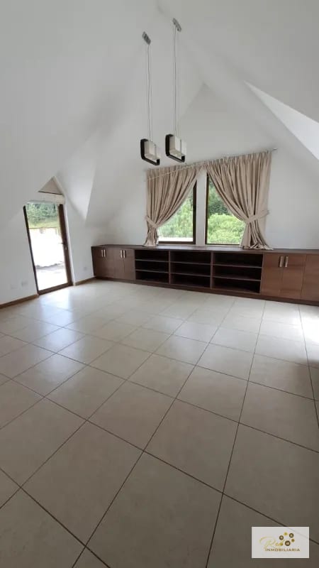 🏡 RENTA CASA EN CONDOMINIO PUERTA GRANDE, Km.14.1 CAES. — Casa en Alquiler en Carretera a El Salvador, Guatemala, Ciudad — foto 10 de 15