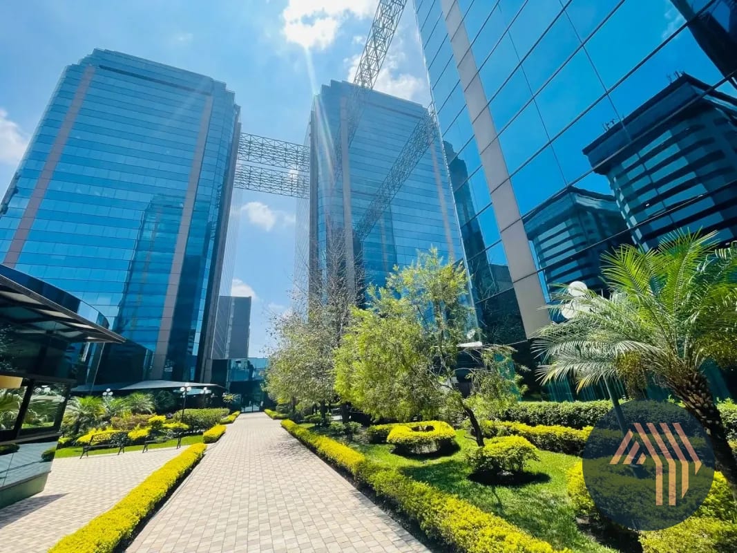 ALQUILER DE AMPLIA OFICINA 232.56MT2 - EUROPLAZA, ZONA 14 — Oficina en Alquiler en Europlaza, Zona 14, Guatemala, Ciudad — foto 1 de 17