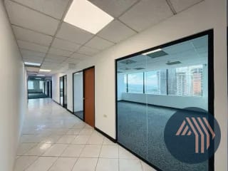 ALQUILER DE AMPLIA OFICINA 232.56MT2 - EUROPLAZA, ZONA 14 — Oficina en Alquiler en Europlaza, Zona 14, Guatemala, Ciudad — miniatura 9 de 17