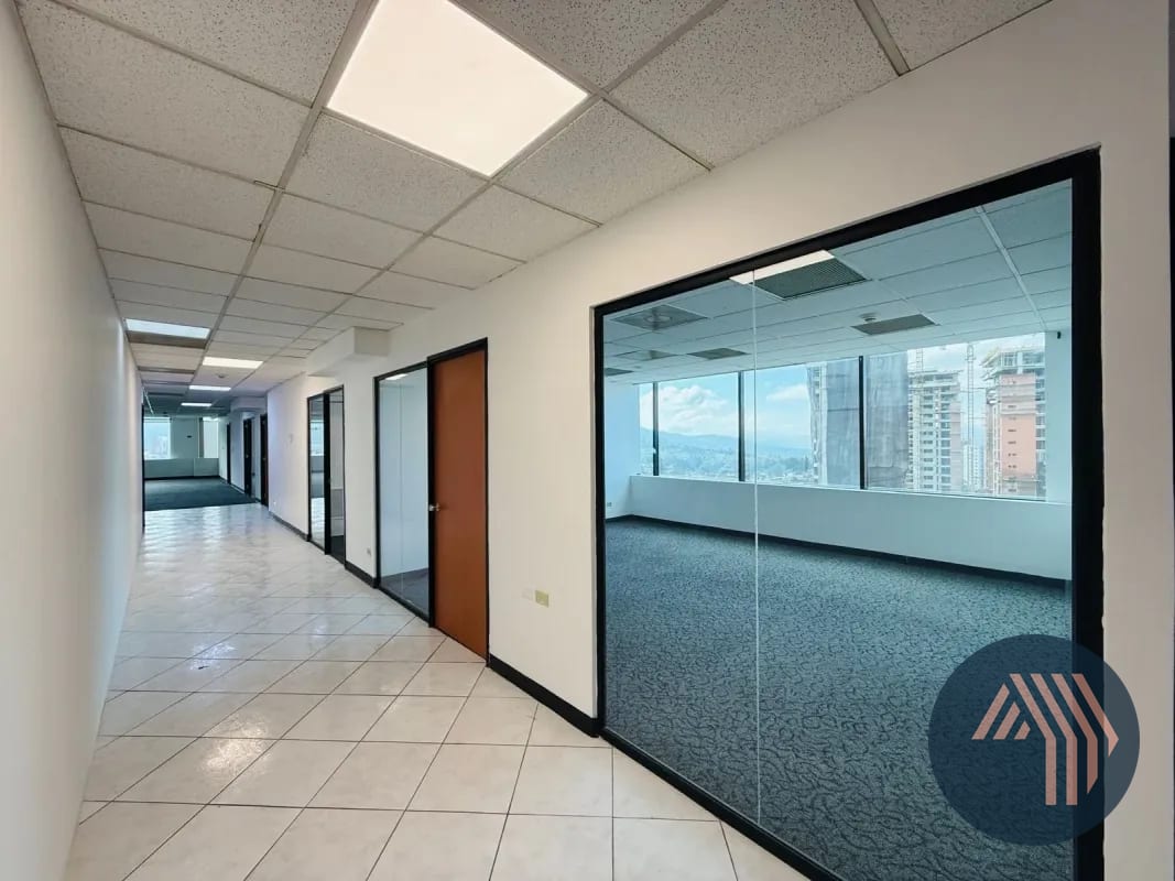 ALQUILER DE AMPLIA OFICINA 232.56MT2 - EUROPLAZA, ZONA 14 — Oficina en Alquiler en Europlaza, Zona 14, Guatemala, Ciudad — foto 9 de 17