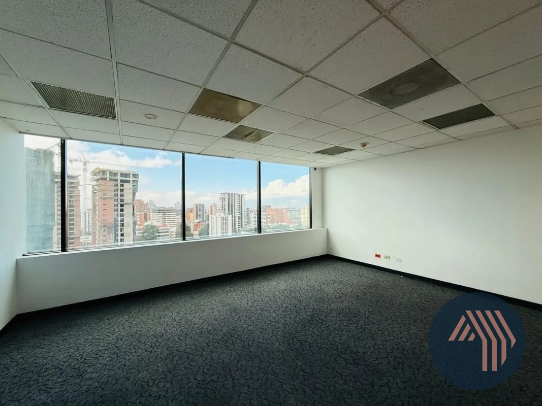 ALQUILER DE AMPLIA OFICINA 232.56MT2 - EUROPLAZA, ZONA 14 — Oficina en Alquiler en Europlaza, Zona 14, Guatemala, Ciudad — foto 10 de 17