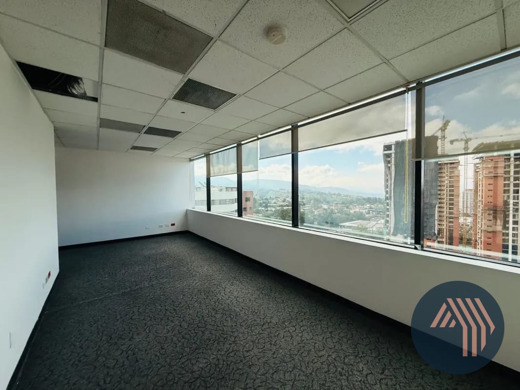 ALQUILER DE AMPLIA OFICINA 232.56MT2 - EUROPLAZA, ZONA 14 — Oficina en Alquiler en Europlaza, Zona 14, Guatemala, Ciudad — foto 11 de 17