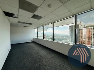 ALQUILER DE AMPLIA OFICINA 232.56MT2 - EUROPLAZA, ZONA 14 — Oficina en Alquiler en Europlaza, Zona 14, Guatemala, Ciudad — miniatura 11 de 17