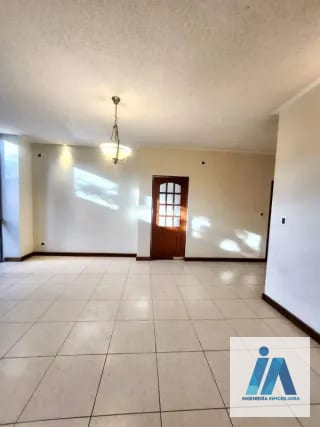 HERMOSA CASA EN VENTA – 📍Residencial Villas de Jacarandas de Cayalá, zona 16 — Casa en Venta en Zona 16, Guatemala, Ciudad — miniatura 6 de 13