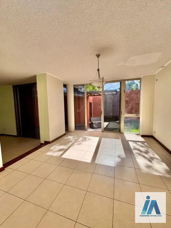 HERMOSA CASA EN VENTA – 📍Residencial Villas de Jacarandas de Cayalá, zona 16 — Casa en Venta en Zona 16, Guatemala, Ciudad — foto 5 de 13