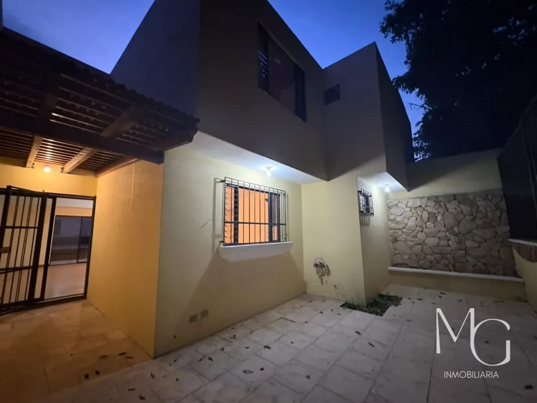 Casa en Venta San Cristóbal SAN MARINO — Casa en Venta en Zona 8 Mixco, Guatemala, Ciudad — foto 1 de 16