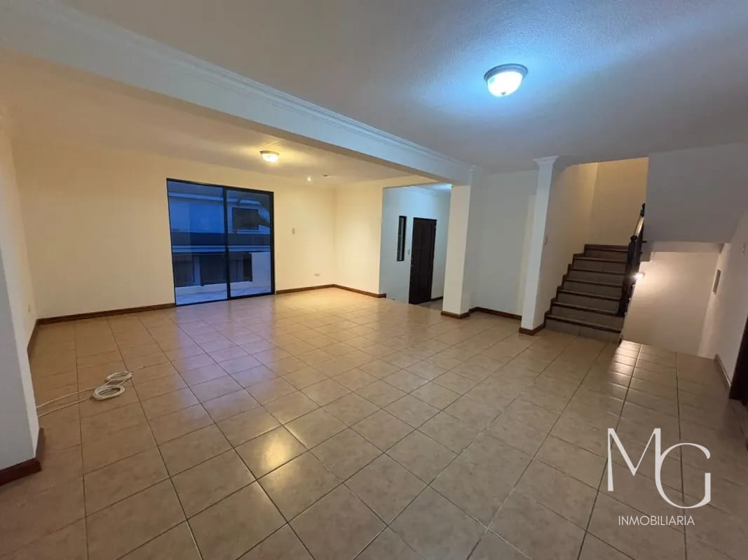 Casa en Venta San Cristóbal SAN MARINO — Casa en Venta en Zona 8 Mixco, Guatemala, Ciudad — foto 13 de 16