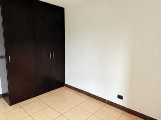 BONITO APARTAMENTO EN VENTA EN JARDINES DE LAS CHARCAS ZONA 11 (copia) — Apartamento en Venta en Jardines de Las Charcas, Zona 11, Guatemala, Ciudad — miniatura 5 de 6