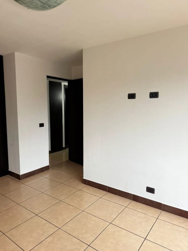 BONITO APARTAMENTO EN VENTA EN JARDINES DE LAS CHARCAS ZONA 11 (copia) — Apartamento en Venta en Jardines de Las Charcas, Zona 11, Guatemala, Ciudad — foto 4 de 6