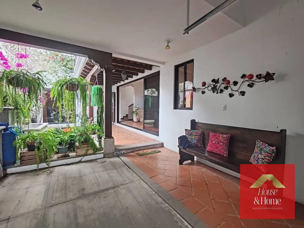 Renta de casa amueblada — Casa en Alquiler en San Lucas Sacatepéquez, Sacatepéquez — foto 1 de 15