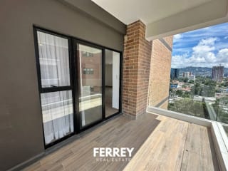 parque 14, amplio con cuarto de servicio — Apartamento en Alquiler en Parque 14, Zona 14, Guatemala, Ciudad — miniatura 8 de 15