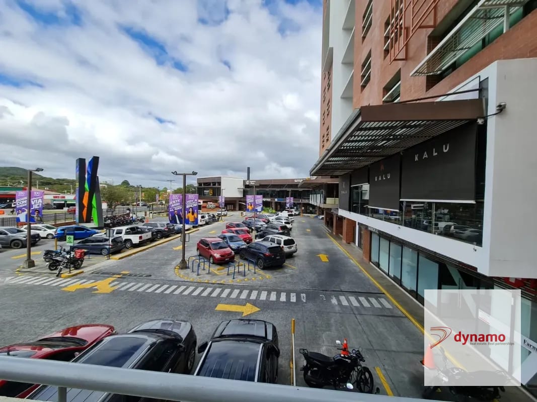 Rento oficina en edificio Corporativo en Zona 4 de Mixco — Oficina en Alquiler en Zona 4 Mixco, Guatemala, Ciudad — foto 3 de 6