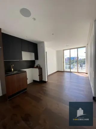 Apartamento con balcón en renta zona 10 edificio Atarah — Apartamento en Alquiler en Atarah, Zona 10, Guatemala, Ciudad — miniatura 10 de 14