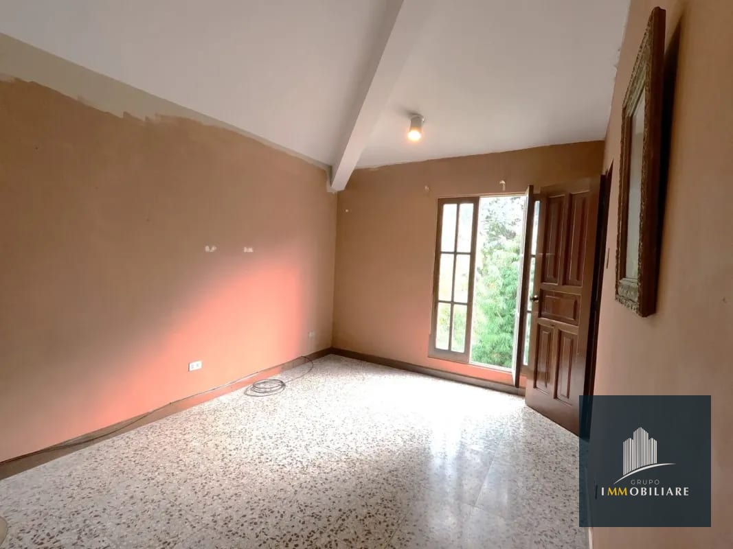 Casa para Restaurante con Jardín y Parqueo Bulevar las colinas, San Cristobal — Casa en Alquiler en Zona 8 Mixco, Guatemala, Ciudad — foto 8 de 17