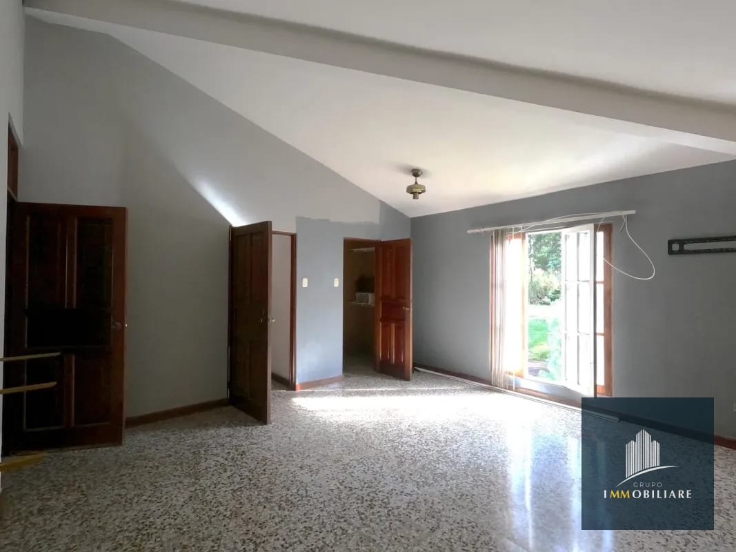 Casa para Restaurante con Jardín y Parqueo Bulevar las colinas, San Cristobal — Casa en Alquiler en Zona 8 Mixco, Guatemala, Ciudad — foto 5 de 17