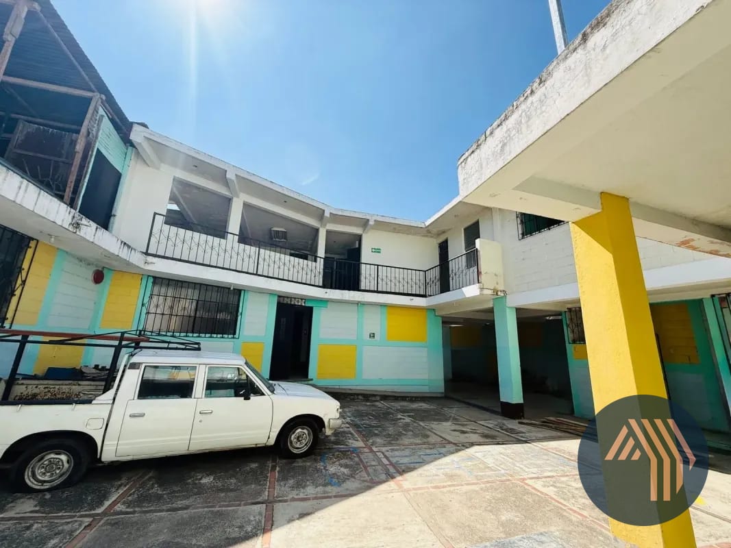 ALQUILER DE AMPLIA PROPIEDAD COMERCIAL - BOCA DEL MONTE, VILLA CANALES — Bodega / Ofibodega en Alquiler en Villa Canales, Guatemala, Ciudad — foto 11 de 17