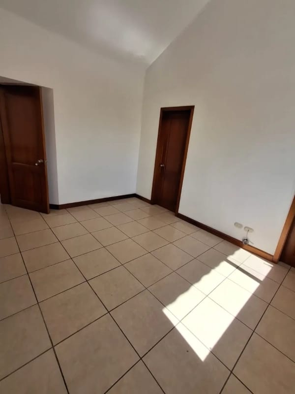CASA en Venta - Portal del Bosque CAES — Casa en Venta en Portal del Bosque, Carretera a El Salvador, Guatemala, Ciudad — foto 11 de 17