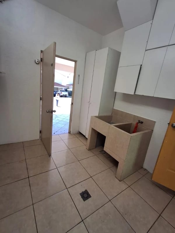 CASA en Venta - Portal del Bosque CAES — Casa en Venta en Portal del Bosque, Carretera a El Salvador, Guatemala, Ciudad — foto 6 de 17