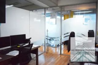 OFICINA AMUEBLADA O SIN MUEBLES ZONA 10 IDEAL ABOGADOS, ASISTENCIA DE COBROS, PUBLICIDAD, CALL CENTER — Oficina en Alquiler en Zona Viva, Zona 10, Guatemala, Ciudad — miniatura 10 de 10
