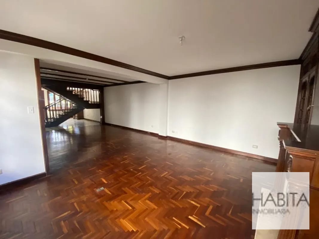 Casa en Venta en la Villa zona 14 — Casa en Venta en Zona 14, Guatemala, Ciudad — foto 1 de 12