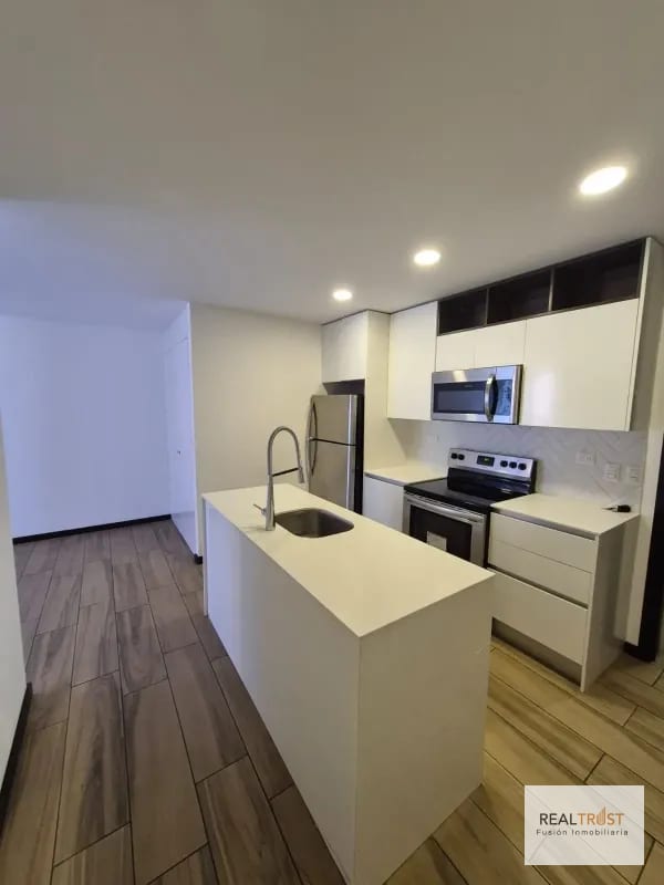 RENTO MODERNO APARTAMENTO EN ZONA 15, SECTOR DEL PARQUE, VISTA HERMOSA 1 — Apartamento en Alquiler en Vista Hermosa I, Zona 15, Guatemala, Ciudad — foto 1 de 7