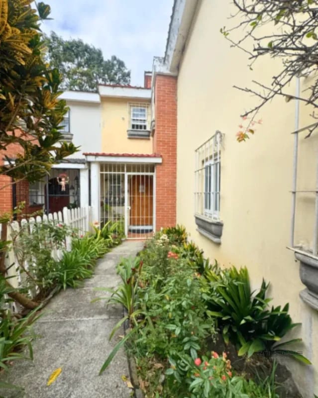 CASA EN VENTA EN ZONA 16 FRENTE AL COLEGIO SUIZO AMERICANO — Casa en Venta en Zona 16, Guatemala, Ciudad — foto 3 de 10