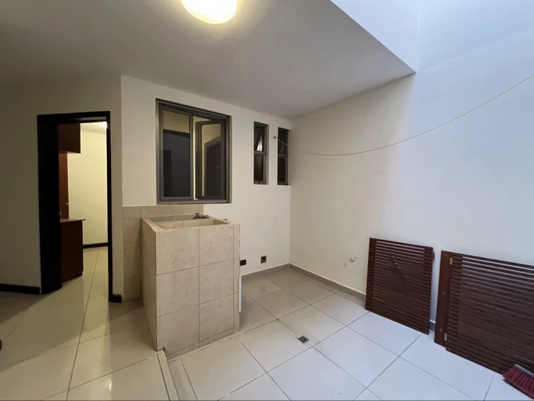 Venta de hermosa casa en condominio | El Prado Zona 10 — Casa en Venta en El Prado, Zona 10, Guatemala, Ciudad — foto 11 de 17