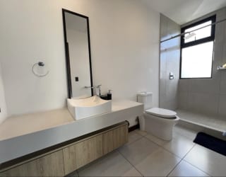 Venta de lindo Apartamento Amueblado 2 Niveles | Zen Cayalá Zona 16 — Apartamento en Venta en Zen Cayalá, Zona 16, Guatemala, Ciudad — miniatura 5 de 15