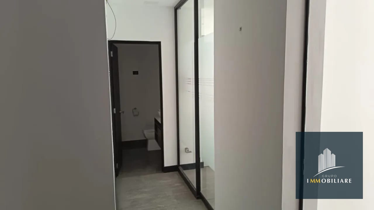 CLÍNICA MÉDICA EN ALQUILER RENOVATI ZONA 10 — Clínica en Alquiler en Renovati, Zona 10, Guatemala, Ciudad — foto 5 de 8