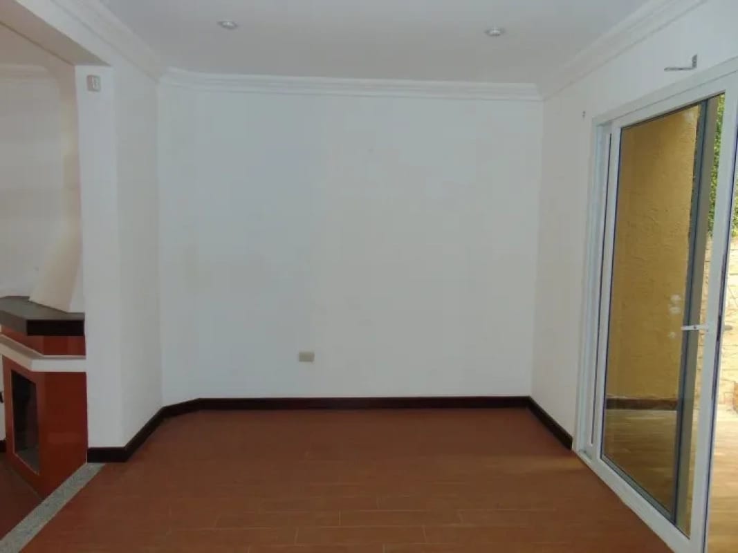 VENDO CASA BOSQUES DE ARRAZOLA.    4 HABITACIONES. ENGANCHE DE: Q.63,800. CASA FHA — Casa en Venta en San José Pinula, Guatemala, Ciudad — foto 6 de 9