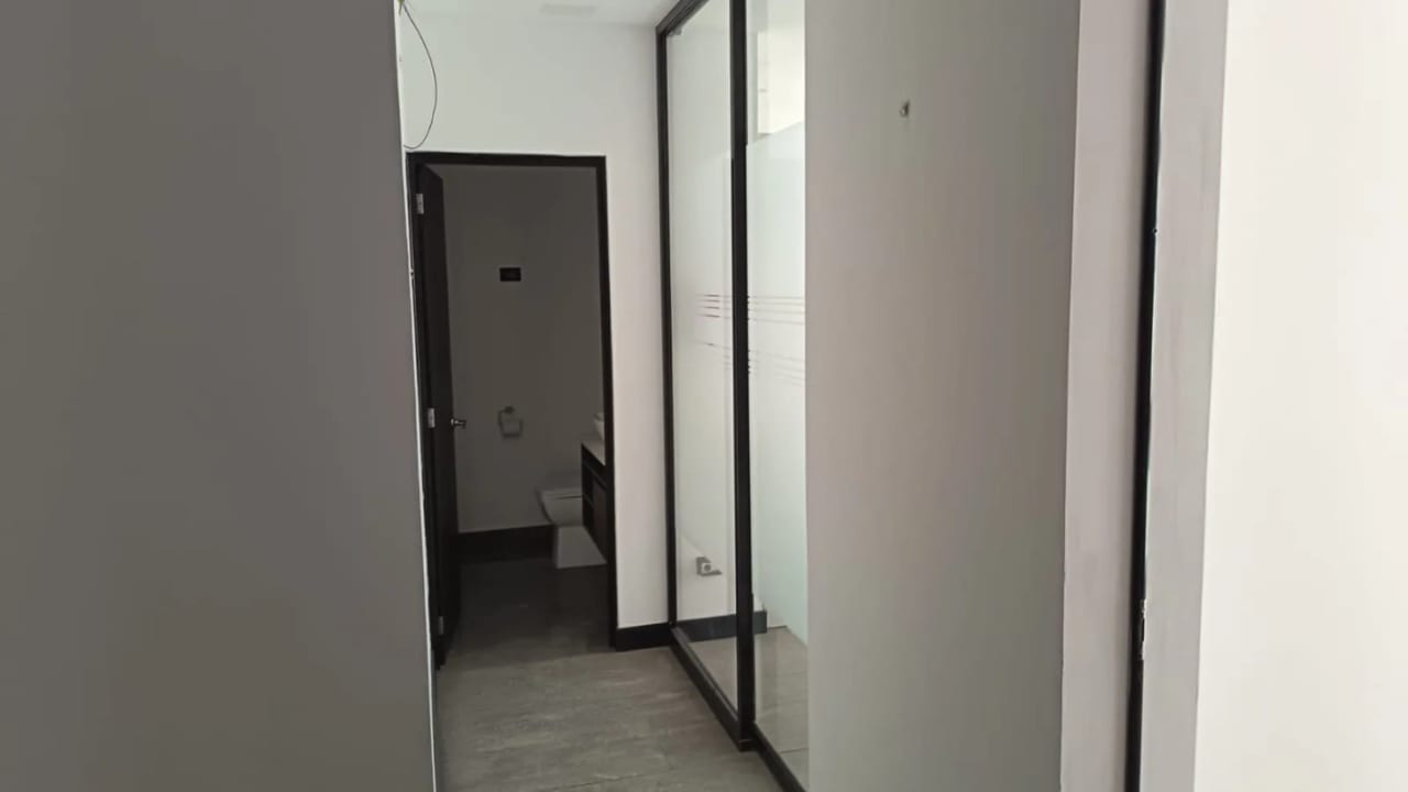 📍 CLÍNICA MÉDICA EN ALQUILER – 50 M² + AMUEBLADA | RENOVATI | ZONA 10 — Clínica en Alquiler en Renovati, Zona 10, Guatemala, Ciudad — foto 7 de 9