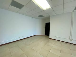 OFICINA EN RENTA ZONA PRADERA ZONA 10 TORRE 4 — Oficina en Alquiler en Zona Pradera, Zona 10, Guatemala, Ciudad — miniatura 7 de 14