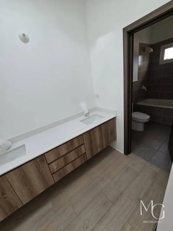 EN VENTA HERMOSA CASA PARA ESTRENAR, TRIVENTO DE SAN VICENTE, CAES — Casa en Venta en Trivento, Carretera a El Salvador, Guatemala, Ciudad — foto 6 de 13