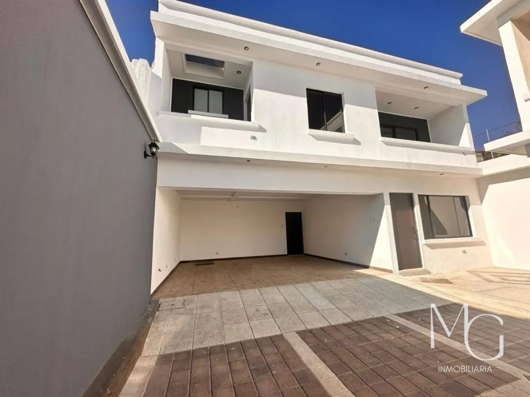 Townhouse en venta en Ciudad San Cristóbal — Casa en Venta en all, Guatemala, Ciudad — foto 1 de 13