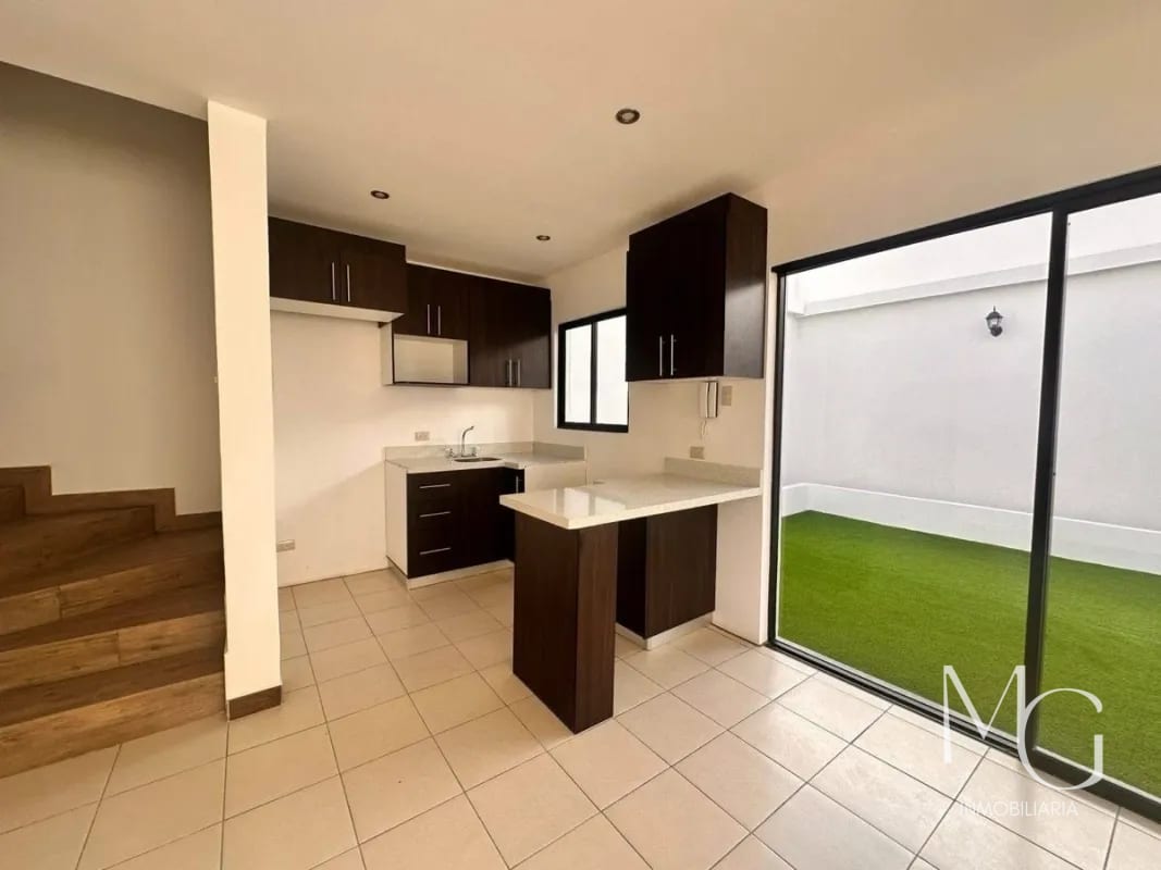 Townhouse en venta en Ciudad San Cristóbal — Casa en Venta en all, Guatemala, Ciudad — foto 12 de 13