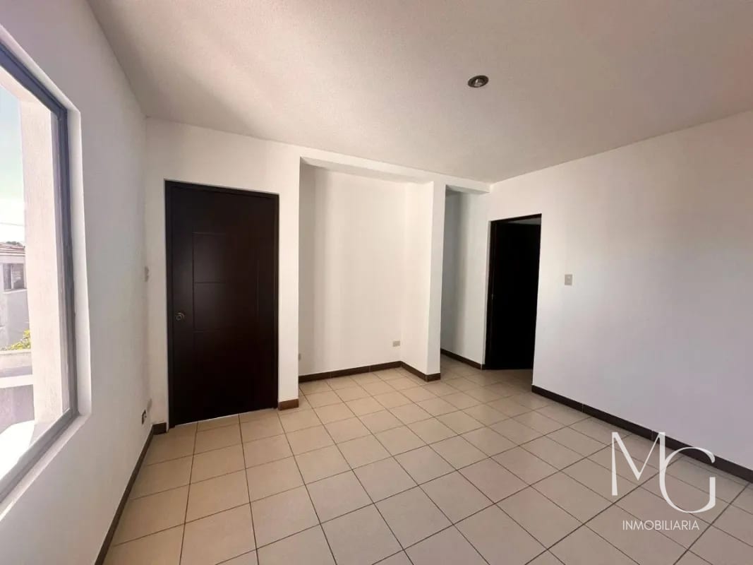 Townhouse en venta en Ciudad San Cristóbal — Casa en Venta en all, Guatemala, Ciudad — foto 8 de 13