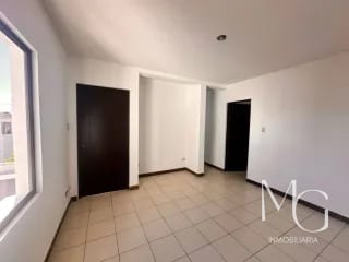 Townhouse en venta en Ciudad San Cristóbal — Casa en Venta en all, Guatemala, Ciudad — miniatura 8 de 13