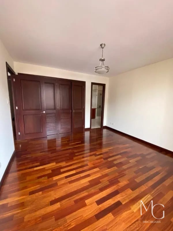 Apartamento en venta zona 14 — Apartamento en Venta en Zona 14, Guatemala, Ciudad — foto 11 de 13