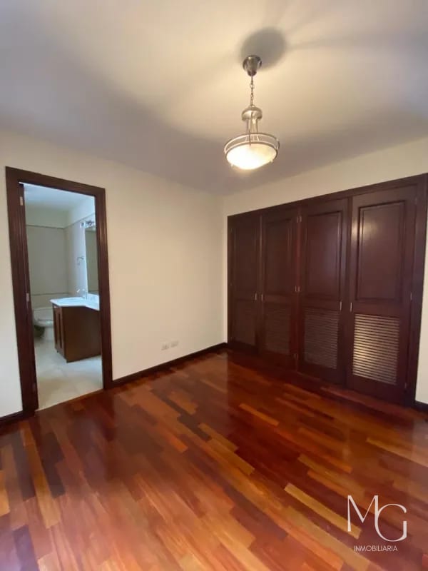 Apartamento en venta zona 14 — Apartamento en Venta en Zona 14, Guatemala, Ciudad — foto 7 de 13