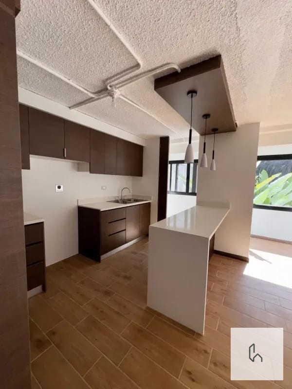 RENTA DE APARTAMENTO EN 20 CALLE DE LA ZONA 10 — Apartamento en Alquiler en Zona 10, Guatemala, Ciudad — foto 9 de 10