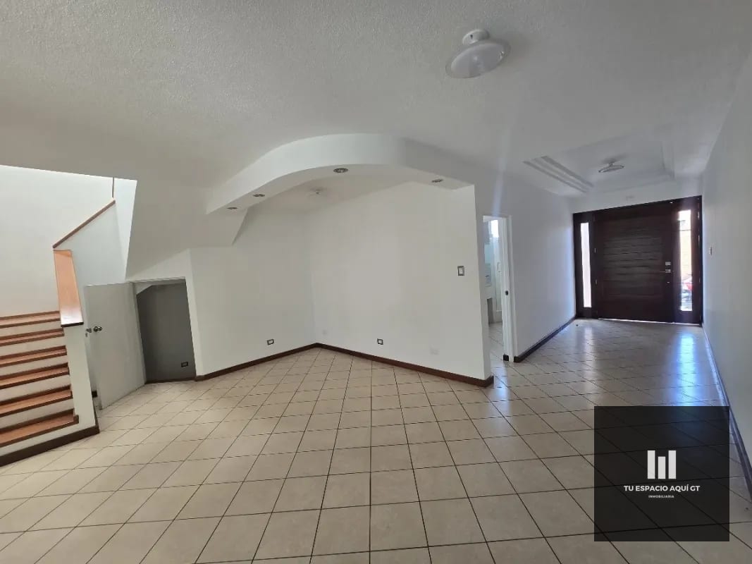 Oportunidad en Vista Hermosa 3, Hermosa Casa con amplio Jardín — Casa en Alquiler en Vista Hermosa III, Zona 15, Guatemala, Ciudad — foto 11 de 12