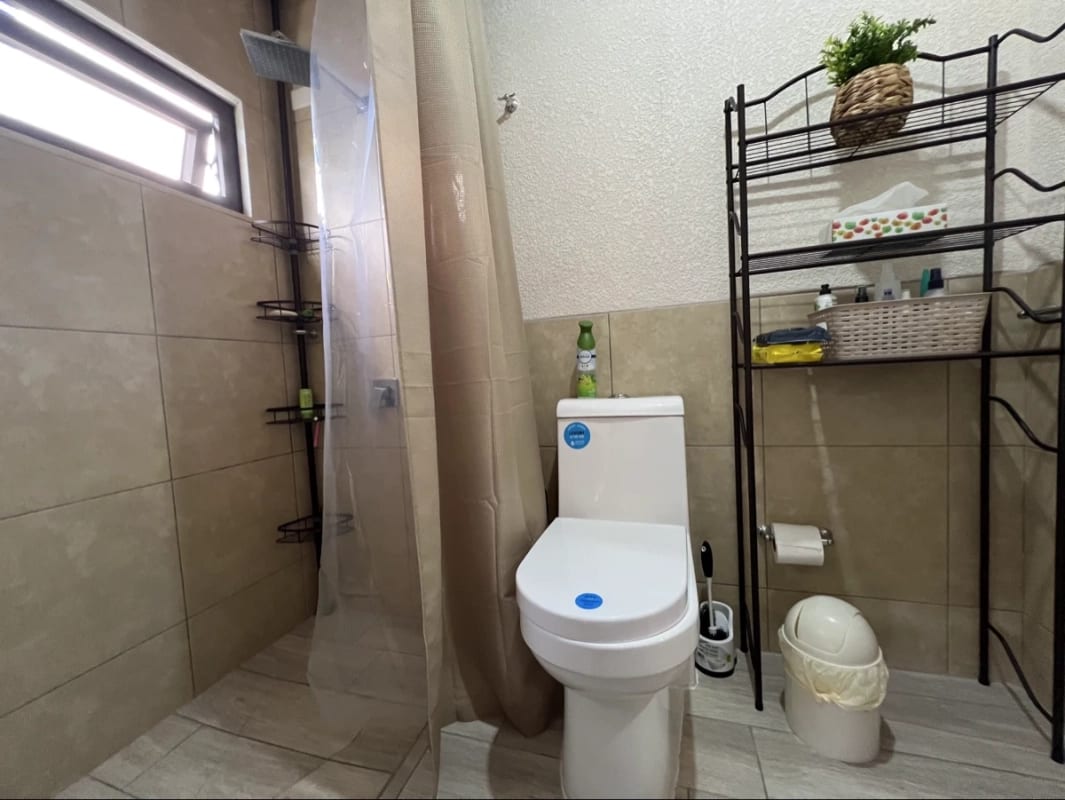 Venta de casa Amueblada y Equipada en Hacienda Las Mercedes I — Casa en Venta en San José Pinula, Guatemala, Ciudad — foto 5 de 15