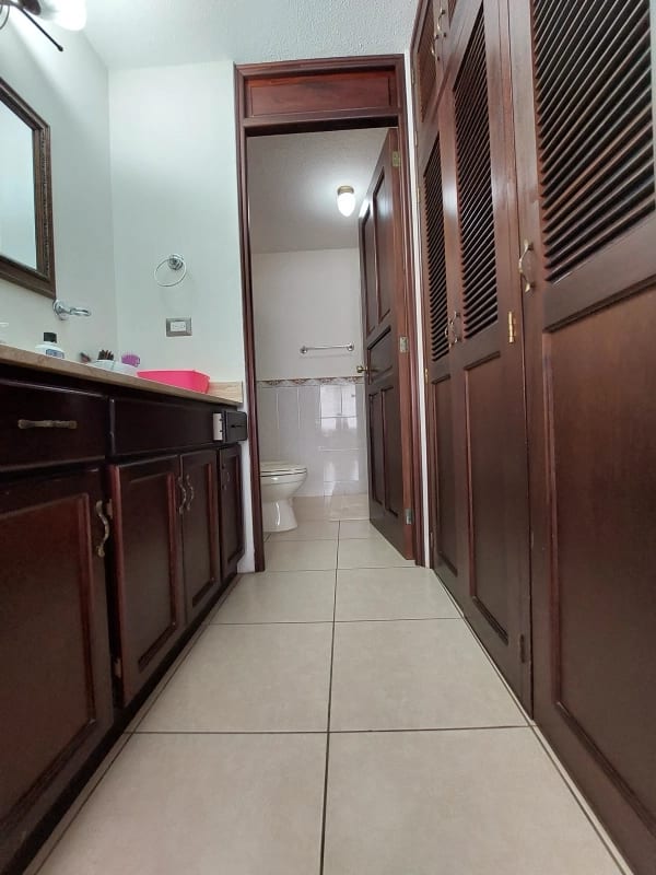 Renta de Casa Amueblada en Km 16.5 Carr. Olmeca — Casa en Alquiler en Villas de Santa Mónica, Carretera a El Salvador, Guatemala, Ciudad — foto 5 de 12