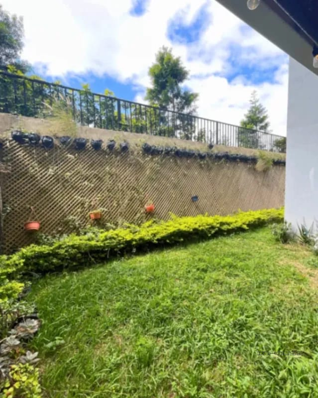 APARTAMENTO EN VENTA MIXCO LO DE COY EN PRIMER NIVEL CON JARDÍN. — Apartamento en Venta en Sakai, Zona 1 Mixco, Guatemala, Ciudad — foto 9 de 11