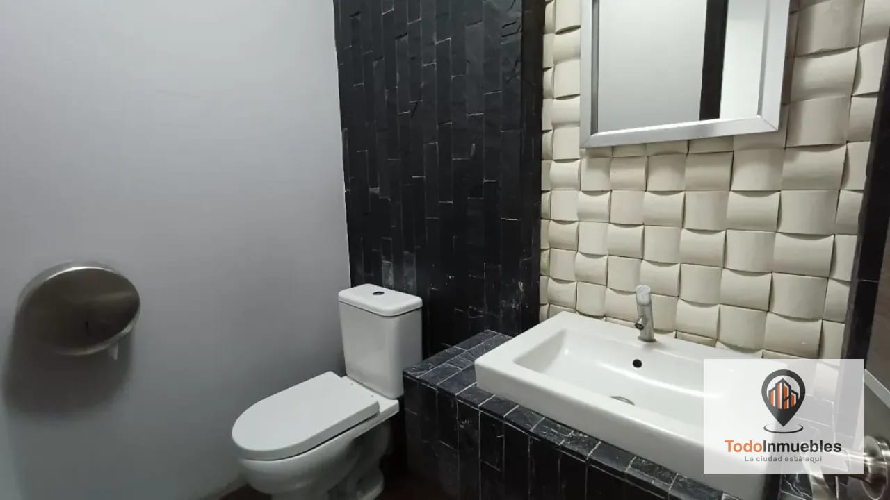 Oficina Amueblada en Renta en z10 — Oficina en Alquiler en Zona 10, Guatemala, Ciudad — foto 2 de 12