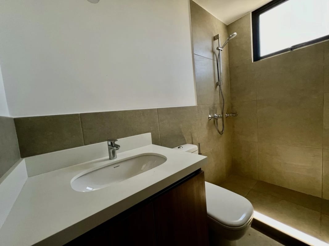 Renta Apartamento 2 Dormitorios | Moretti Zona 10 — Apartamento en Alquiler en Moretti, Zona 10, Guatemala, Ciudad — foto 9 de 15