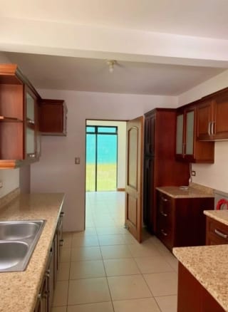 CASA EN VENTA  CONDOMINIO BOSQUE ESCONDIDO ENTRADA A FRAIJANRES — Casa en Venta en Carretera a El Salvador, Guatemala, Ciudad — miniatura 6 de 11